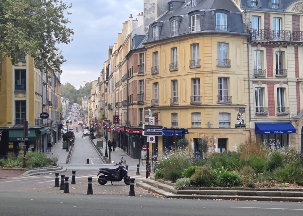 A photo of Rue de Satory in Versailles